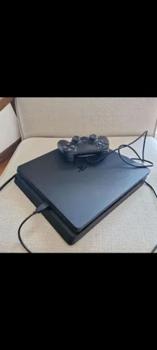 Ps4 Slim com 2 controles