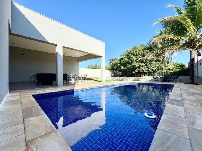 Casa no condomínio Mario Franco com 05 quartos, sendo 4 suítes em Uberaba Mg.