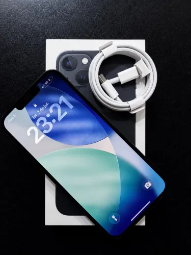 IPHONE 13
