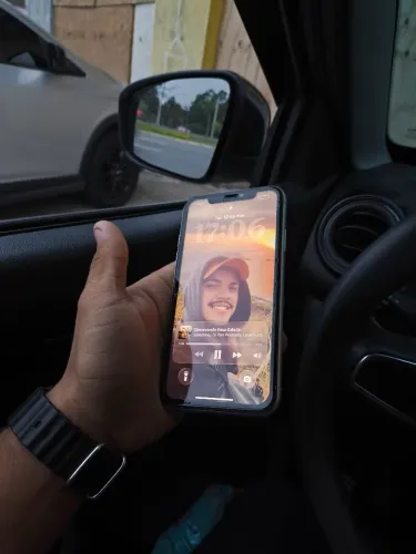  iPhone 11 64GB+ Apple Watch Série 1 negociável