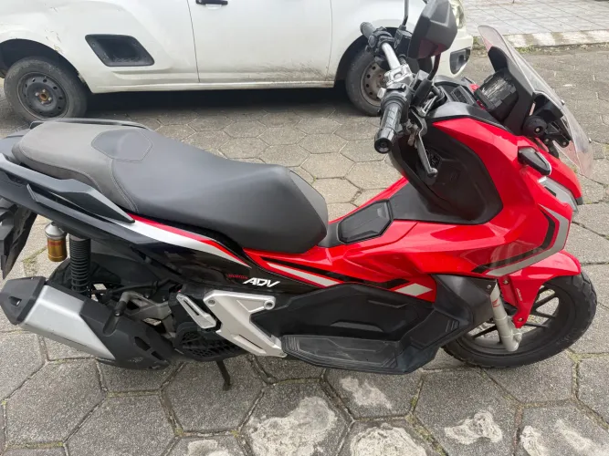 ADV 2022 com apenas 7 mil km