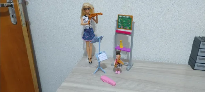 Barbie Professora de Música - Mattel - FXP18