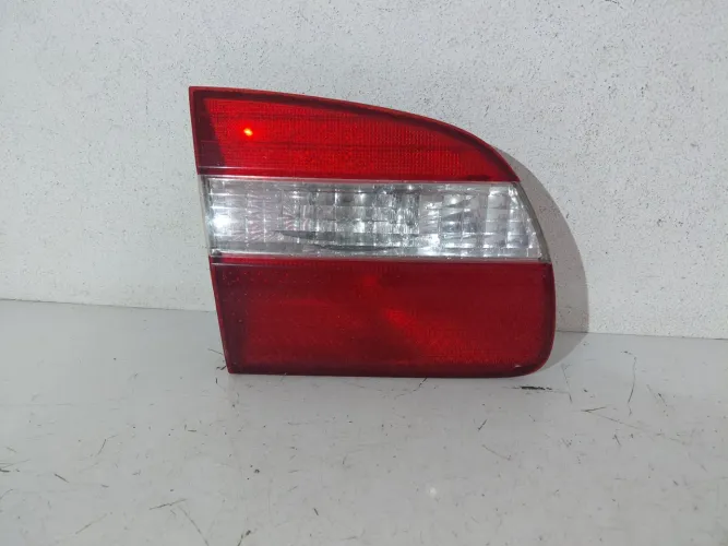 Lanterna traseira Corolla 1998/2002 esquerda (MALA)