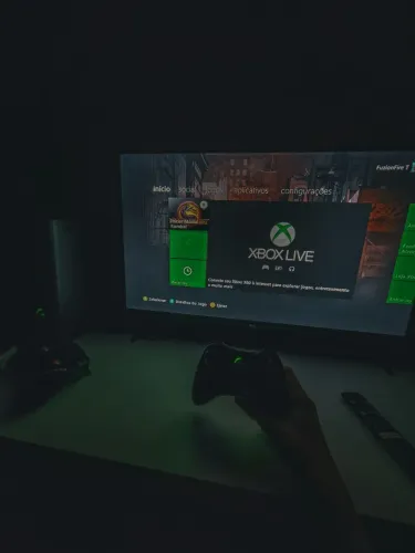 Xbox 360 Arcade + GTA V e Mortal Kombat 9