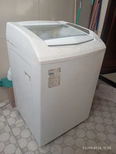 Máquina de lavar com defeito