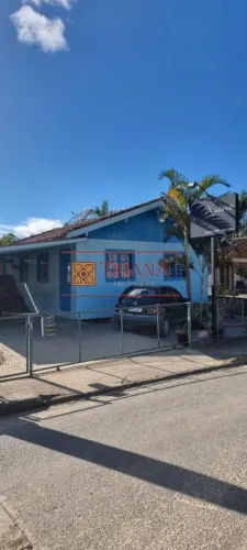 TERRENO EM ÁGUAS MORNAS