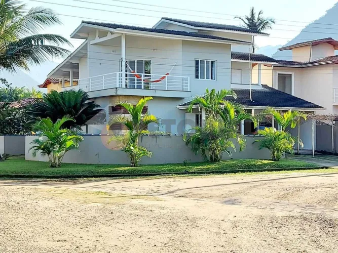 Casa com 4 dormitórios à venda, 290 m² por R$ 1.500.000,00 - Massaguaçu - Caraguatatuba/SP
