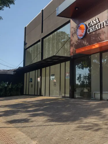 Alugo duas lojas  na rua Paranaguá n 2193 