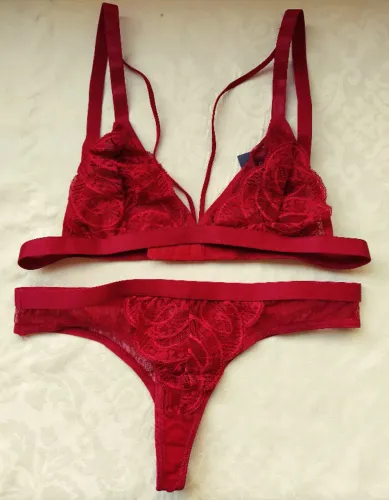 Conjunto Vermelho Renda e Fio Dental Calcinha + Sutiã 