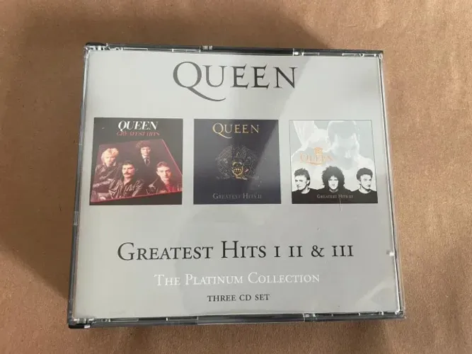 CD Triplo Queen Greatest Hits I, II & III The Platinum Collection