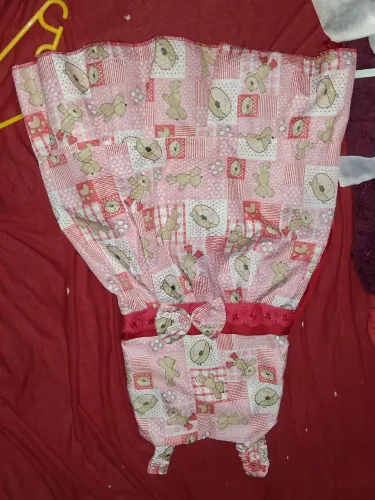 Vestidos veste 5 ate 6anos /15$cada um /nao faço entrega