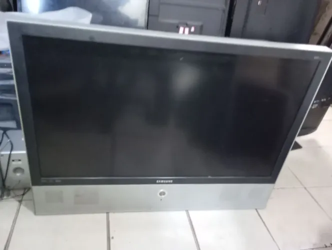 Vendo tv telão para retirada de peça