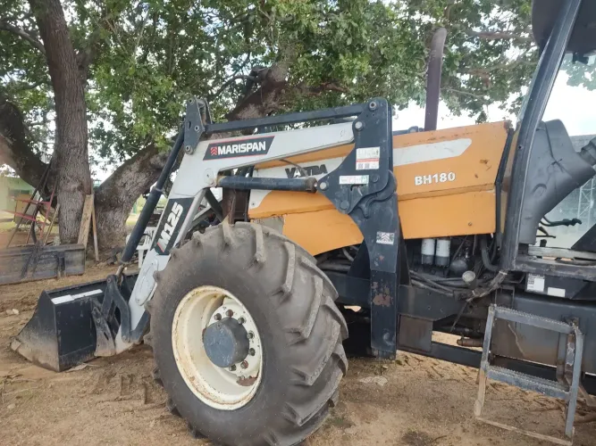 trator Valtra BH 180