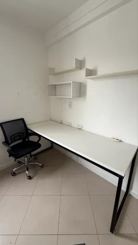 Vendo cama + mesa de escritório