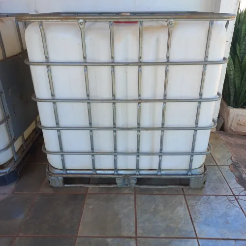 Vendo 2 Contêiner IBC de 1000 litros em ótimo estado 380 reais cada , aceito proposta.