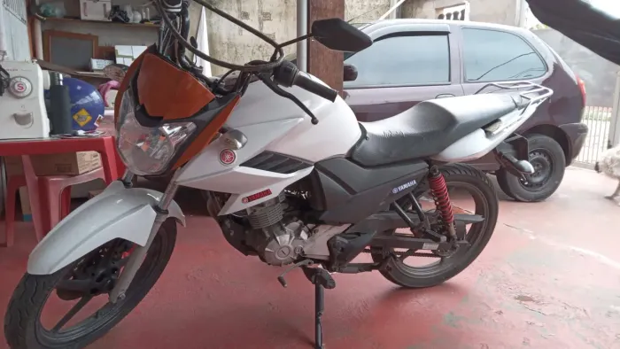 Yamaha fazer 150 boa $7.900,00 ac.troca ac.oferta