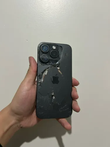 iPhone 15 pro retirar peças