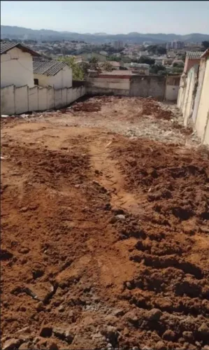 VENDE-SE TERRENO 300m² DIRETO COM O PROPRIETÁRIO! R$250.000