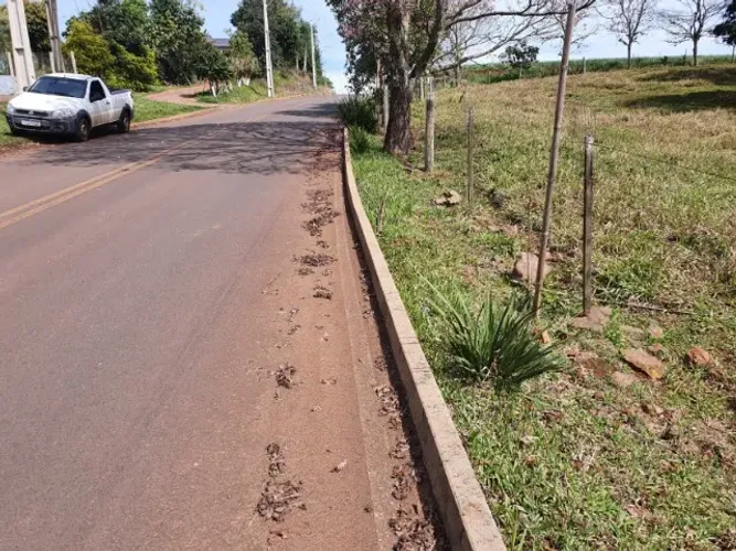 2.500 Metros Quadrados, maravilhosa Chácara dentro da Cidade