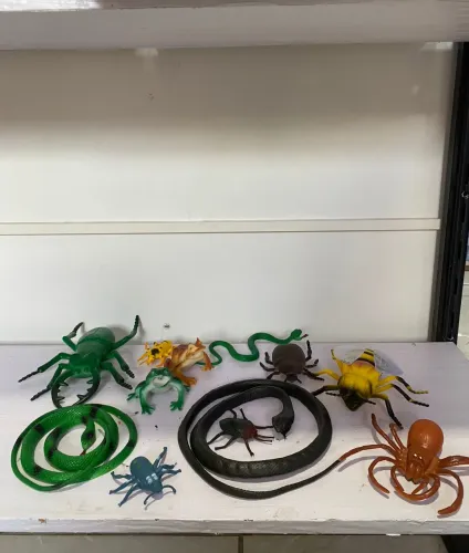 Brinquedo de insetos animal 