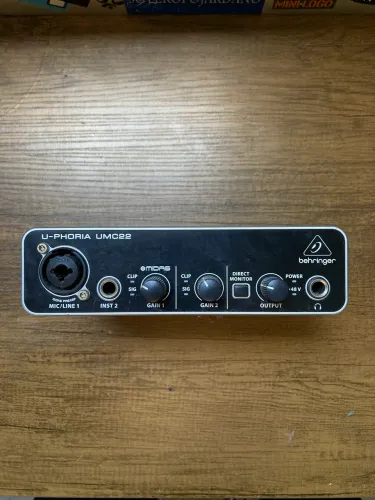 Interface de Audio Behringer UMC22