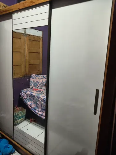 Guarda-Roupa Búzios com 3 portas de correr e espelho