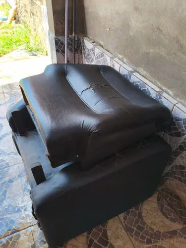 Vendo Poltrona precisa fazer troca da capa