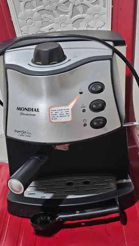 Cafeteira expresso em perfeitas condições 