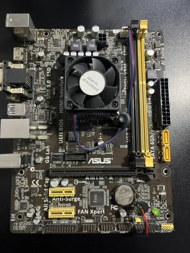 Placa Mãe ASUS com processador