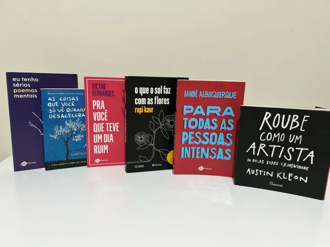 Kit 6 Livros de Poesia e Desenvolvimento Pessoal - Rupi Kaur e Outros