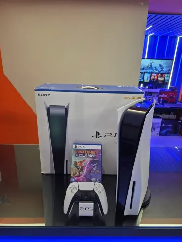 PS5 FAT c/ Leitor + Garantia e Jogo de Brinde. Temos LOJA FÍSICA!