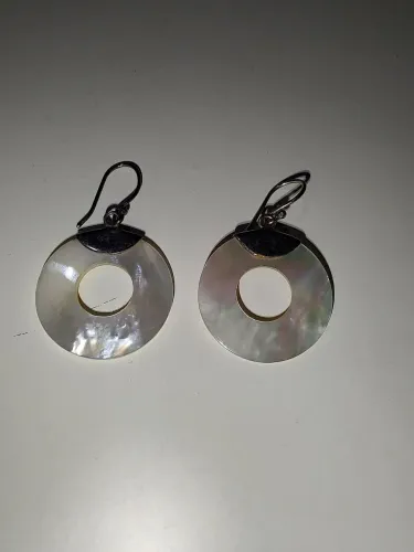 Brinco de prata com madrepérola