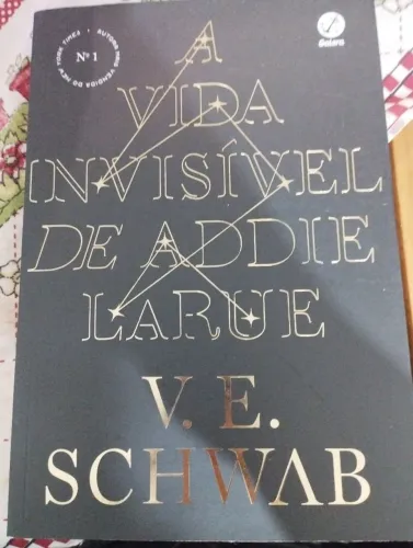 A vida invisível de Addie Larue - V. E. Schwab