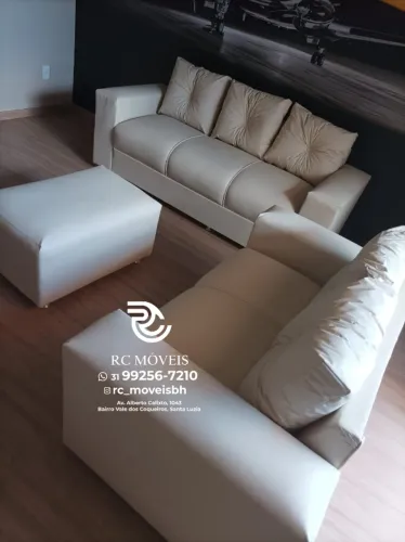 Sofá de Couro 3 e 2 Lugares com Puff - Completo