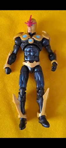 MT Nova 10cm Marvel Universe Hasbro