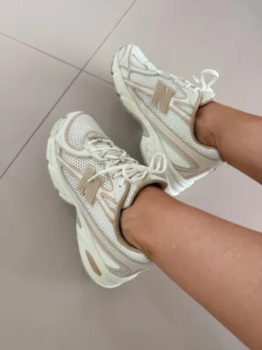 Tênis New Balance 740 Bege