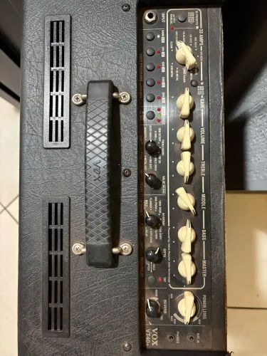 Amplificador valvetronix vt40+ com defeito