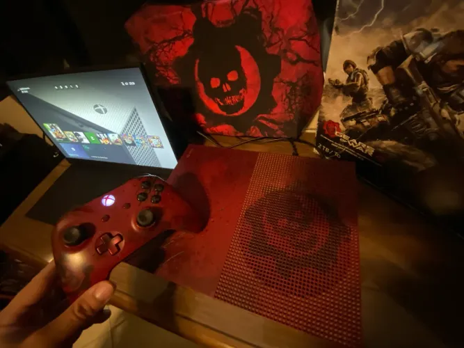 Xbox One S Edição Gears of War 2TB na Caixa 