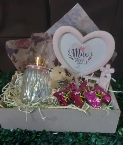 Cesta Amor de Mãe - Com Porta-Retrato, Caneca e Bombons