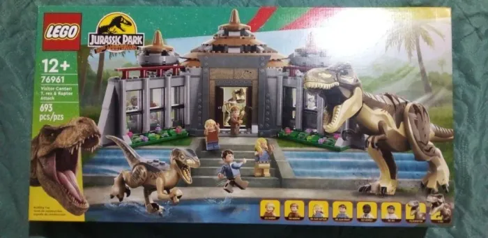 LEGO Jurassic Park Centro de Visitantes Ataque de T. rex e Raptor (76961) - Novo na caixa
