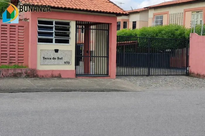 Apartamento para alugar com 2 Quartos no Quintino Cunha
