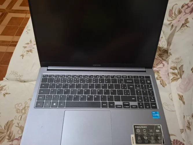 Notebook Samsung Galaxy Book4 Core i3 | 8GB RAM | SSD 256GB | Windows 11