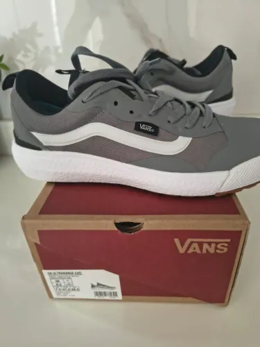 Tênis vans ultraranger