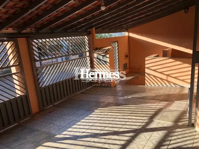 "Encantadora Casa à Venda 3 Dormitórios, Espaço para Churrasco e Muito Mais!" V