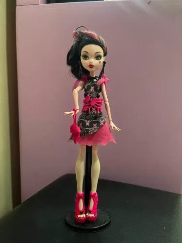 Draculaura Frights Camera Action