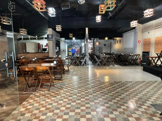 Casa para alugar em Londrina, Centro, com 4 quartos, com 420 m²