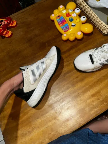 TÊNIS DA ADIDAS SEMI NOVO