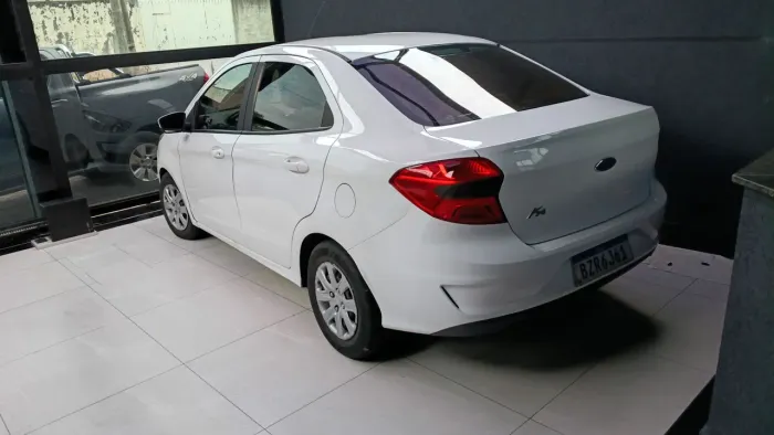 Carro para locação para motorista de aplicativo