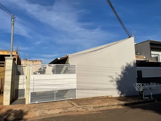 Aluga-se casa condomínio fechado entrar em contato pelo watts *.