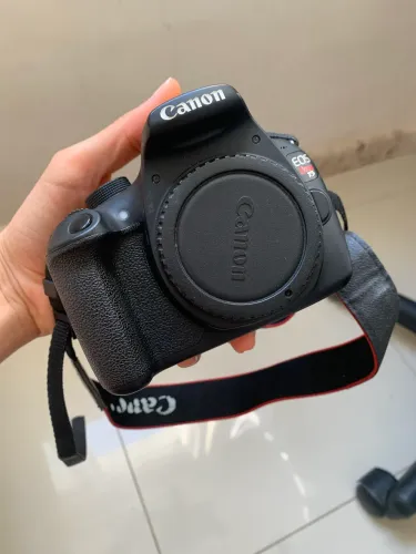Câmera cânon T5 ótimo estado 